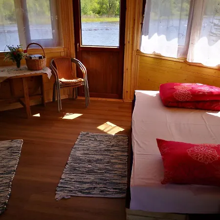 Kaptenimaja Koos Saunaga Kemping *