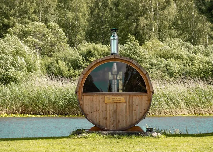 Campsite Kaptenimaja Koos Saunaga *